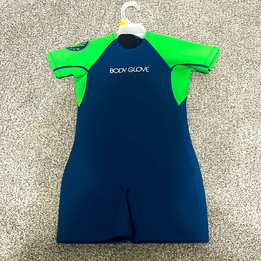 This is a Body Glove spring suit, that comes with a hanger and the tag.